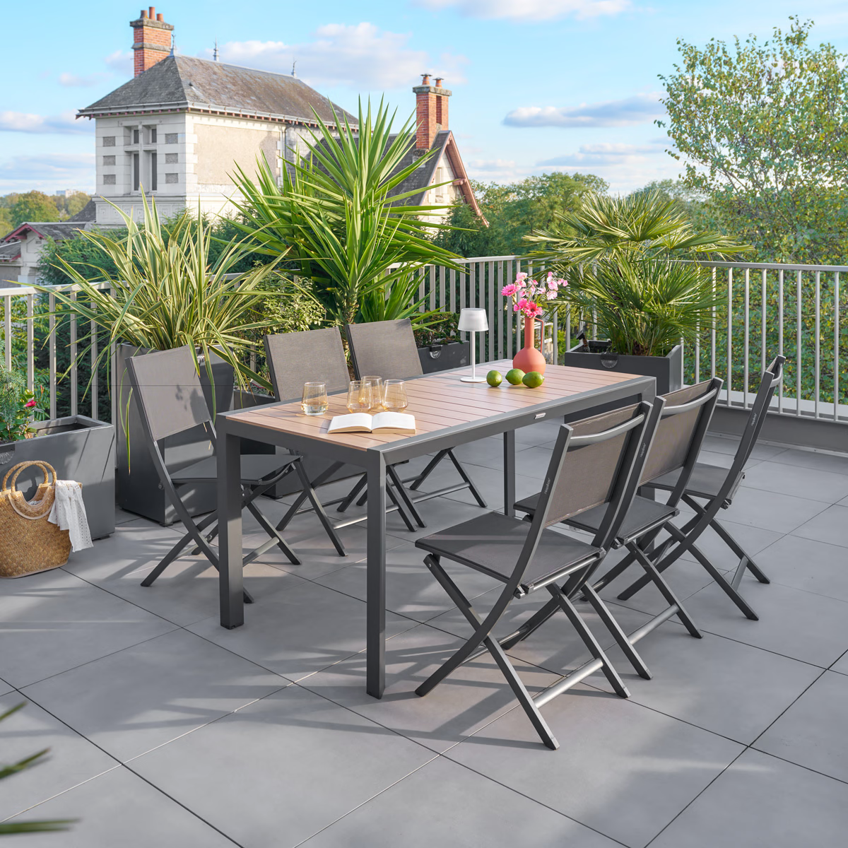 Marianae™ | Gartentisch für 6 Personen – Holzoptik in Honig & Graphit