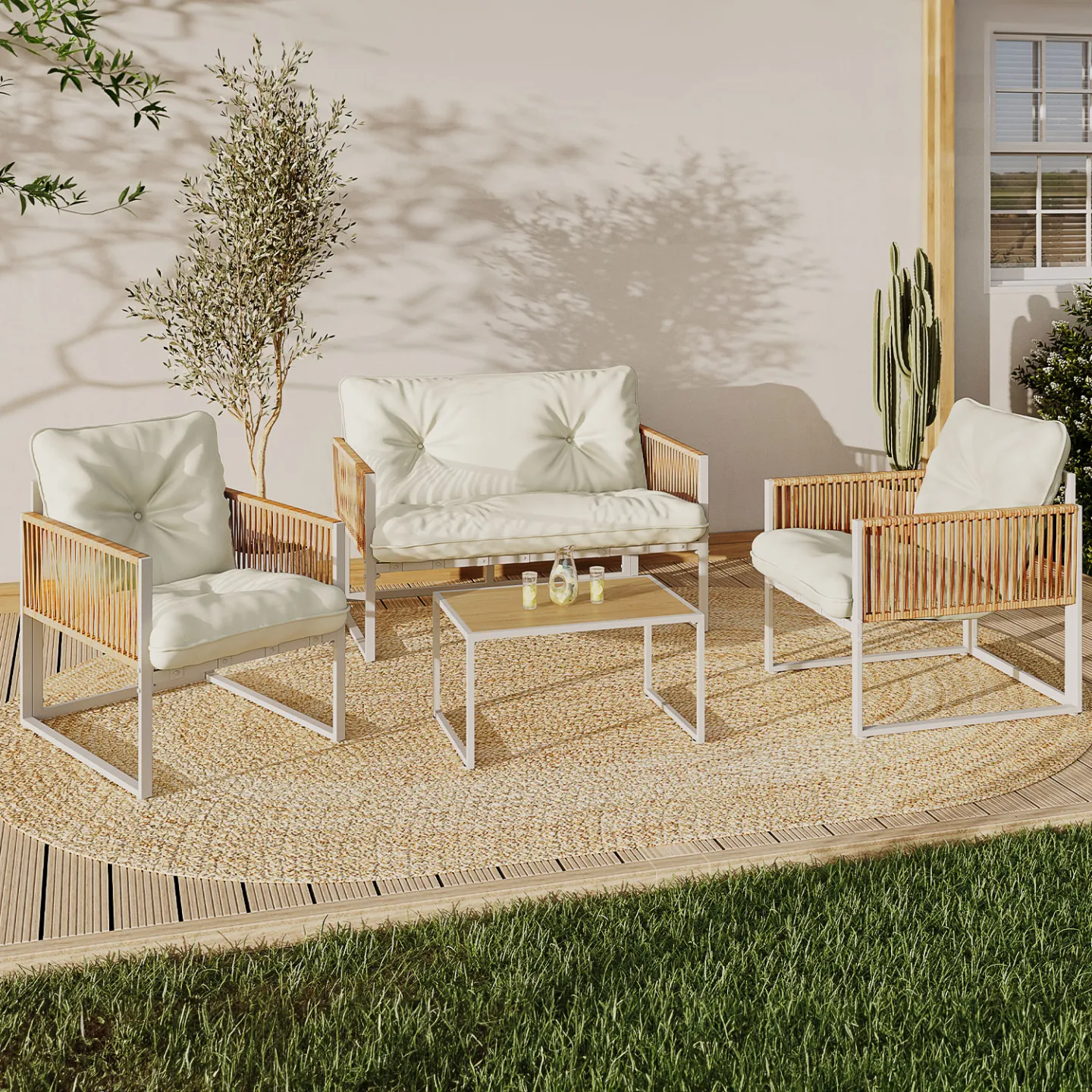 Fiorane™ | 4-Sitzer Gartenmöbelset - Weißes Stahlgestell, helles Rattangeflecht, bequeme beigefarbene Kissen